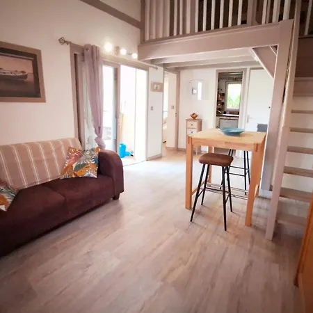 Detente Et Nature Maisonnette Conviviale Pour 6 Personnes Dans Un Village De
