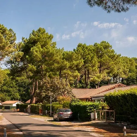 Holiday home Detente Et Nature Maisonnette Conviviale Pour 6 Personnes Dans Un Village De *