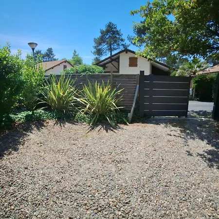Holiday home Detente Et Nature Maisonnette Conviviale Pour 6 Personnes Dans Un Village De